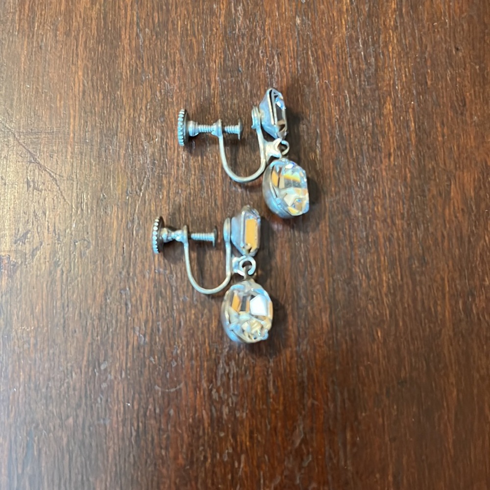 Vintage rhinestone earrings with twist backs - Picture 2 of 3